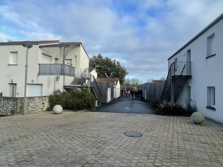 Placette au coeur du quartier de La Grande Fosse © CAUE79