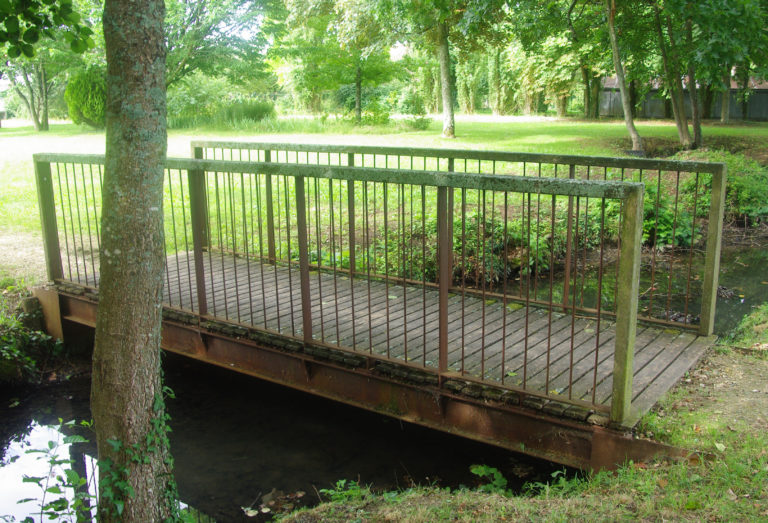 Passerelle en robinier © CAUE79
